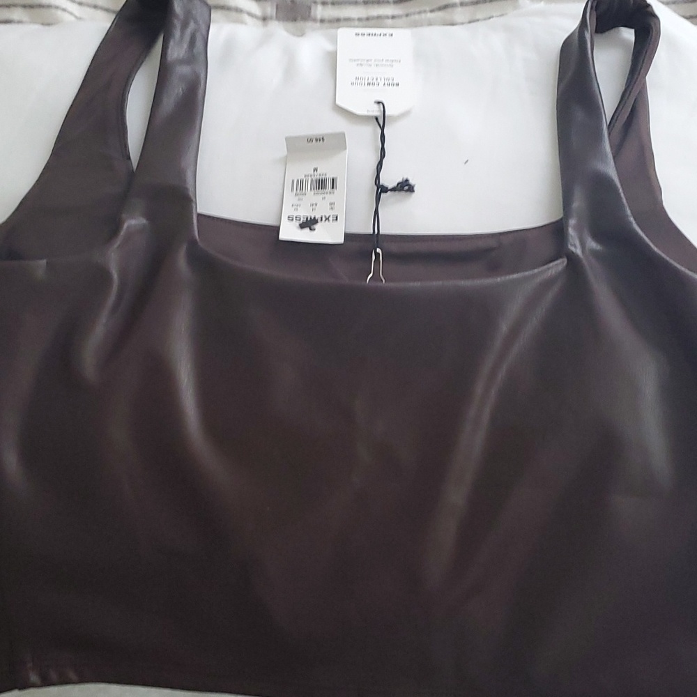 Express cropped top